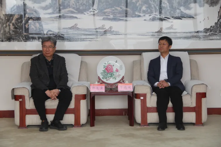 Shandong LANO, Güney Kore Dongguk Üniversitesi'nden Profesör KWAK, Moon Kyu, Ph.D. ve Temsilci Liang Tongho ile Shandong Jianzhu Üniversitesi ile Gürültü Kontrolü Alanında Değişim ve İşbirliği Gerçekleştirmek İçin İşbirliği Yapıyor Shandong LANO, Güney Kore Dongguk Üniversitesi'nden Profesör KWAK, Moon Kyu, Ph.D. ve Temsilci Liang Tongho ile Shandong Jianzhu Üniversitesi ile Gürültü Kontrolü Alanında Değişim ve İşbirliği Gerçekleştirmek İçin İşbirliği Yapıyor