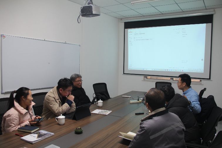 Shandong Lannuo, Güney Kore'deki Dongguk Üniversitesi'nden Profesör KWAK, Moon Kyu, Ph.D. ve Temsilci Liang Tongho ile Gürültü Laboratuvarı ve Gürültü Kontrolü Proje Başlatmasını Tartışıyor Shandong Lannuo, Güney Kore'deki Dongguk Üniversitesi'nden Profesör KWAK, Moon Kyu, Ph.D. ve Temsilci Liang Tongho ile Gürültü Laboratuvarı ve Gürültü Kontrolü Proje Başlatmasını Tartışıyor